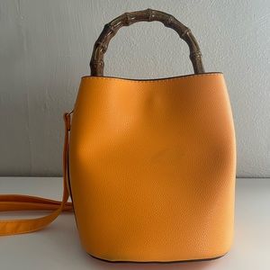 Bag “feels like summer”